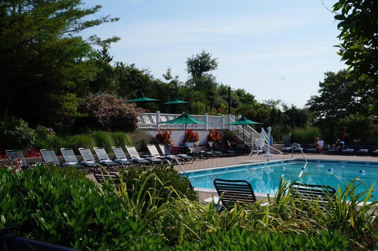 Montauk Manor Hotel Eksteriør billede The pool at the Ocean House