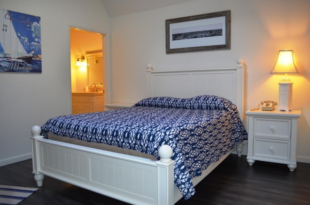 Montauk Manor Hotel Eksteriør billede A bedroom at the Inn at the Opera